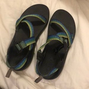 Kids Chacos - FITS WOMENS SIZE 8 !!